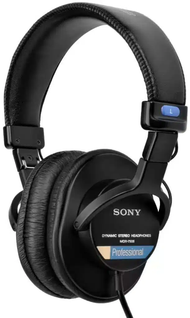 Casque Sony MDR-7506 est dans le guide d achat Les 10 meilleurs casques de studio pour les producteurs à tous les prix. Un modèle fermé, idéal pour le studio, offrant un son clair et précis avec un confort optimal.