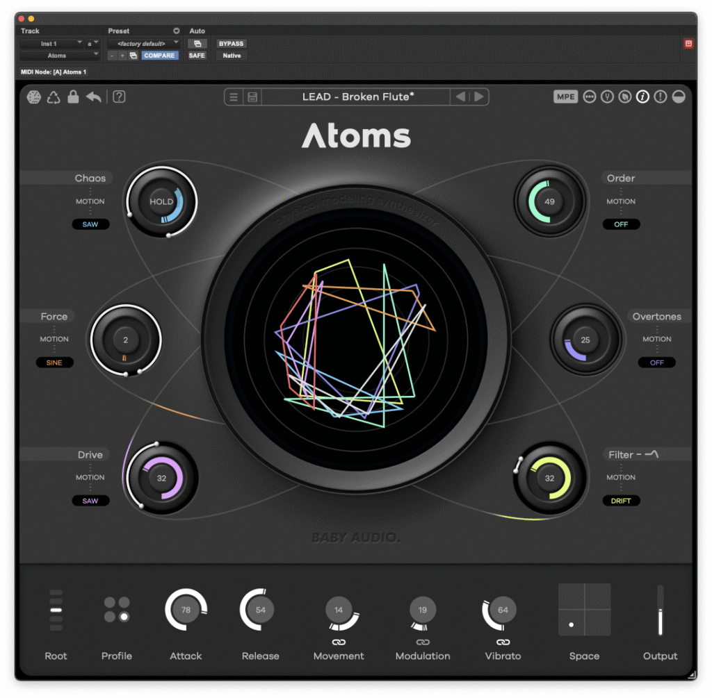 Capture d'écran de l'interface du plugin Atoms de Baby Audio sur fond sombre épuré. Le centre est dominé par un visualiseur circulaire affichant des formes géométriques complexes et multicolores. Six grands boutons rotatifs entourent ce centre pour contrôler les paramètres Chaos, Order, Force, Overtones, Drive et Filter, chacun avec des indicateurs LED colorés. En bas, une barre d'outils présente des contrôles supplémentaires pour Root, Profile, l'enveloppe ADSR (Attack, Release), Movement, Modulation, Vibrato, Space et Output, accompagnés de petites icônes et de cadrans chiffrés. La barre de menu de la DAW est visible en haut.